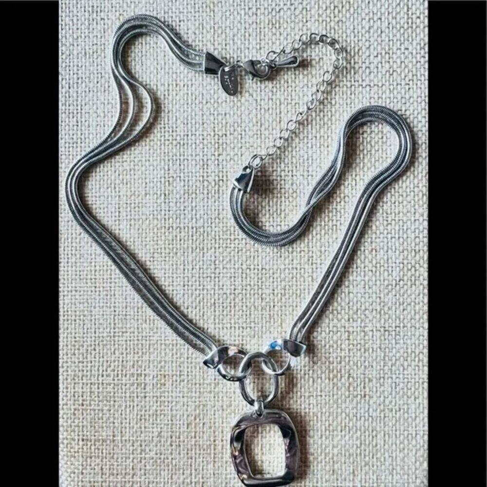 Lia Sophia Silver Tone 3 Strand Pendent Necklace 18” 3” Extender EUC